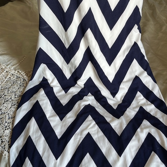 Gianni Bini White and Navy Zigzag Maxi Dress - Picture 5 of 7